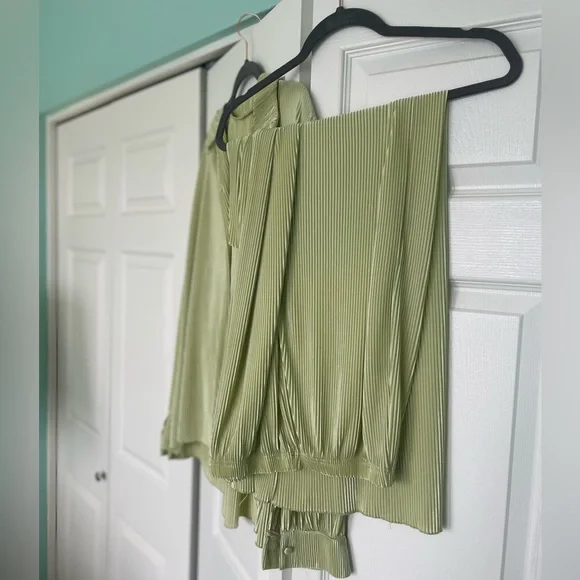 Yellow Green Two Piece Slouchy Set - Picture 6 of 7